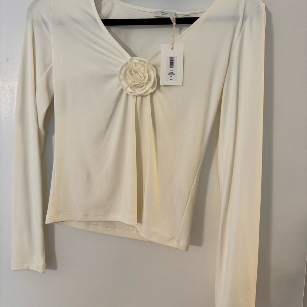 Aritzia Bloom Top NWT